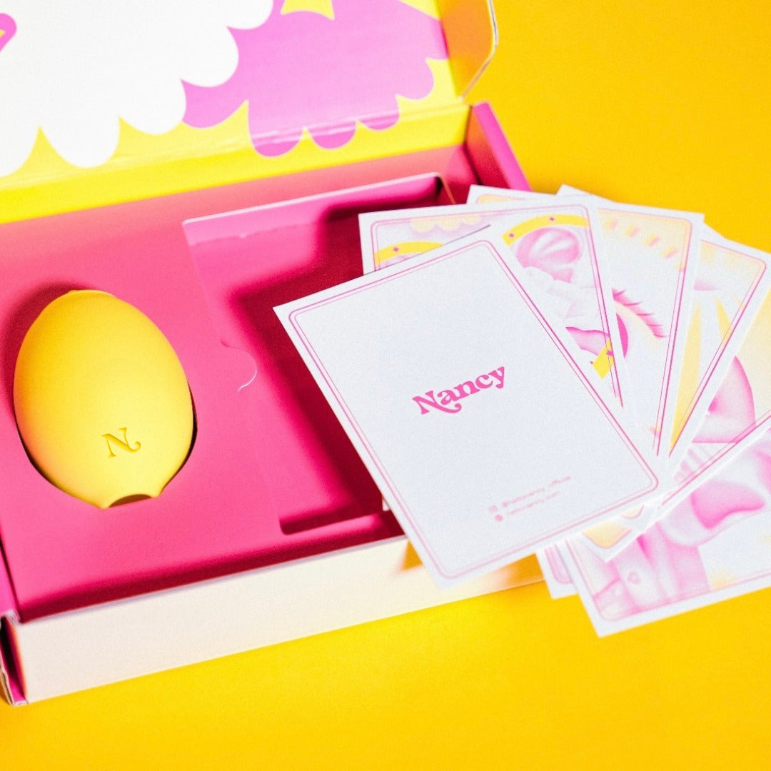 Lemon vibrator with discreet travel pouch included